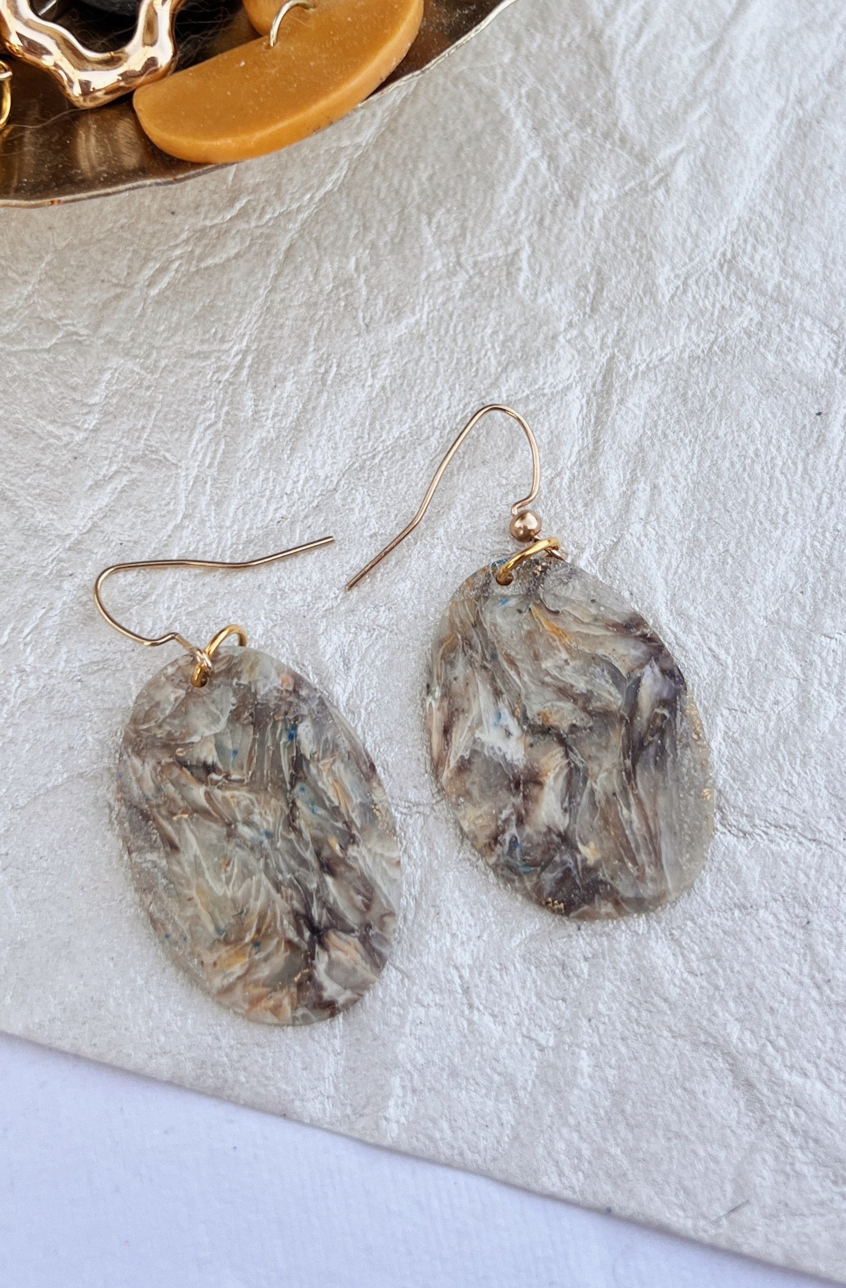 Brown & Cream Swirl Oval Dangle Earring