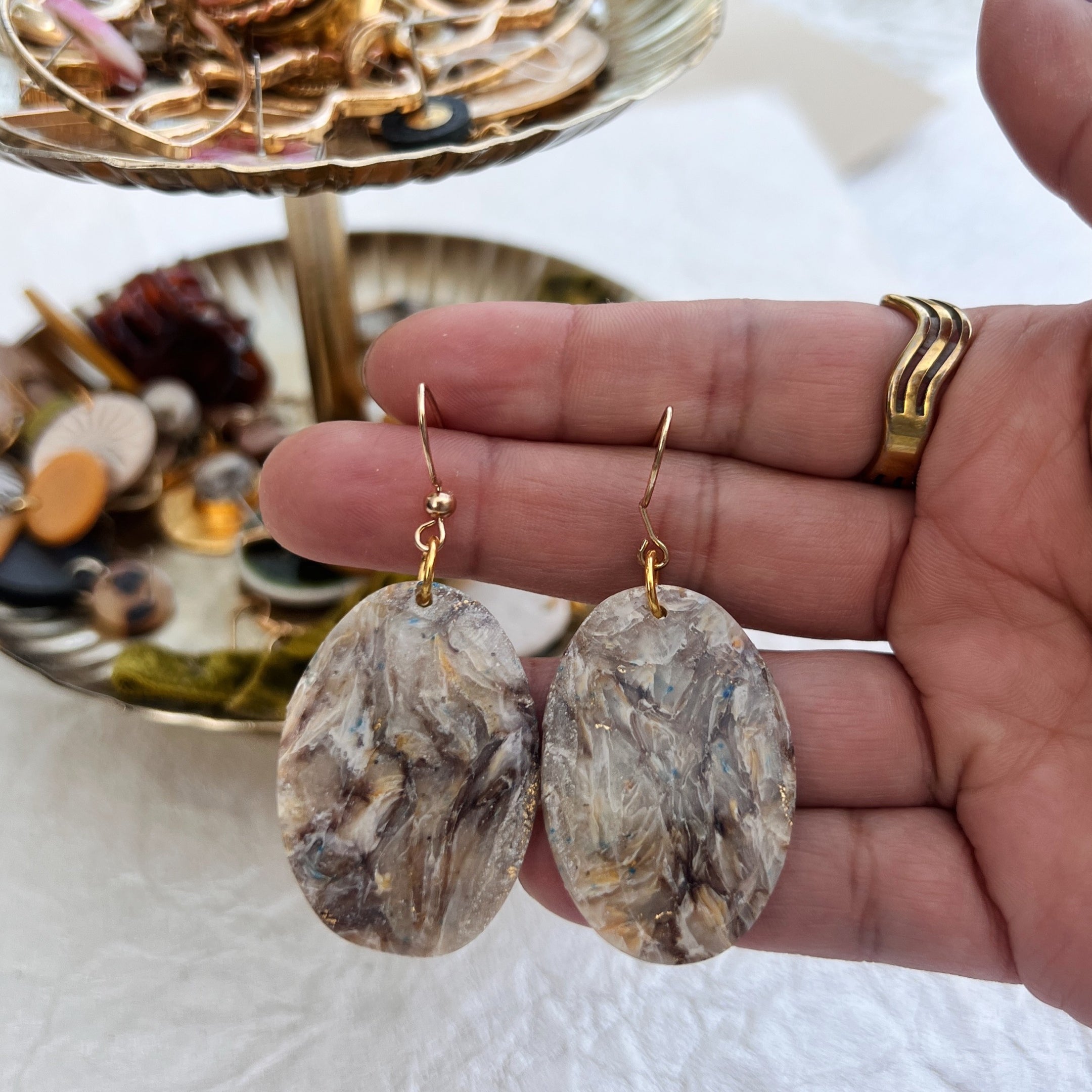 Brown & Cream Swirl Oval Dangle Earring