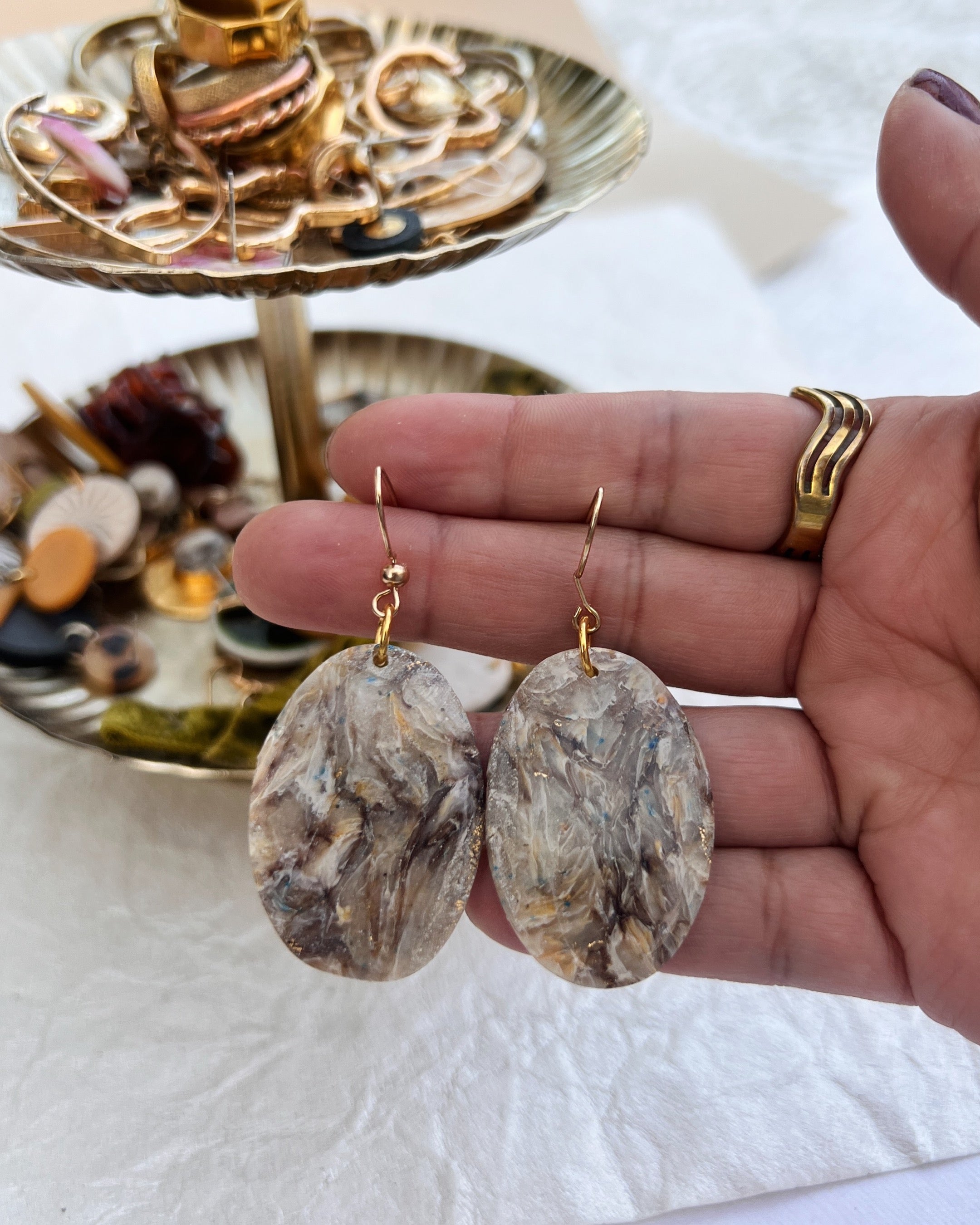Brown & Cream Swirl Oval Dangle Earring