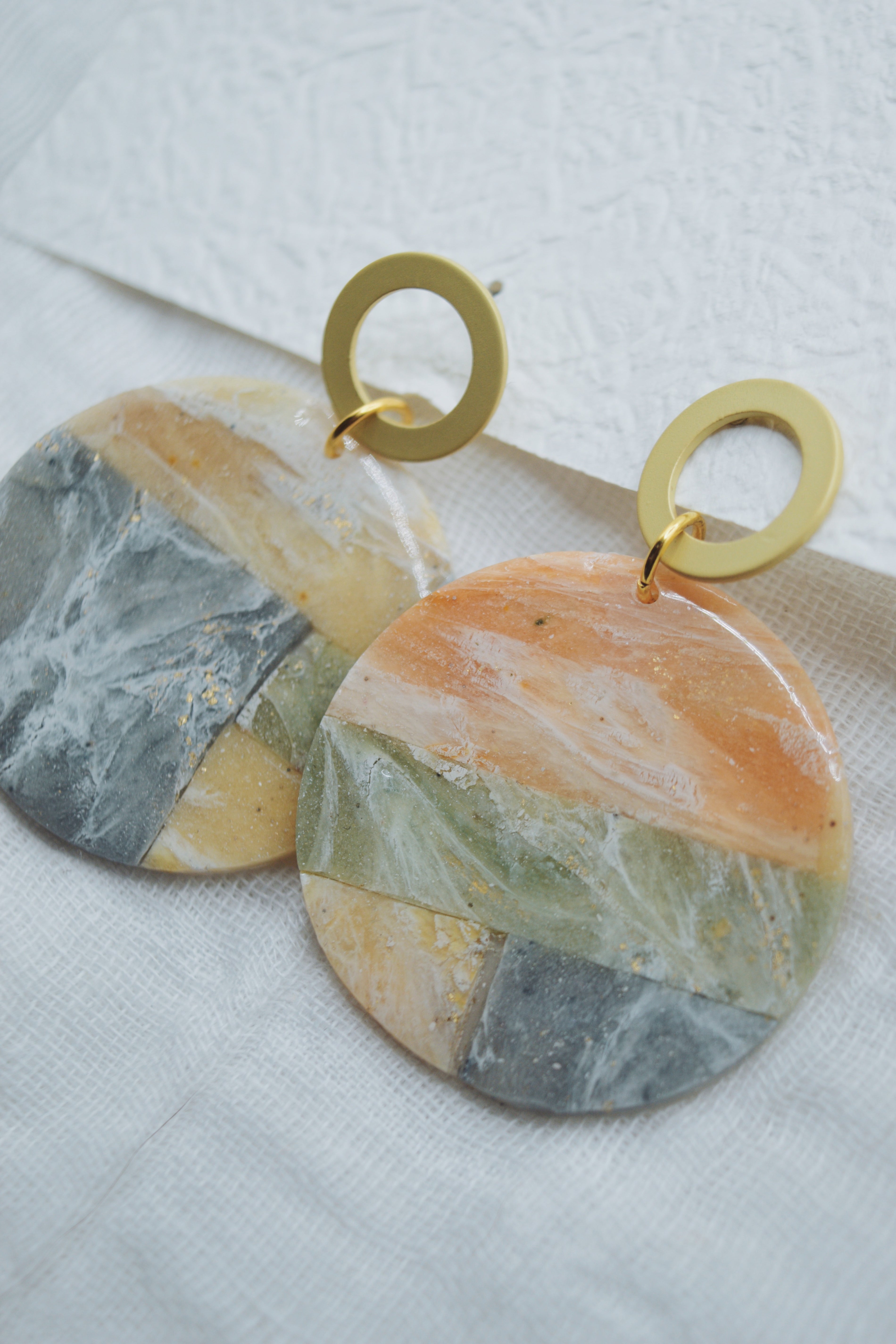 Multi Color Marble Patterned Circle Dangle Earring